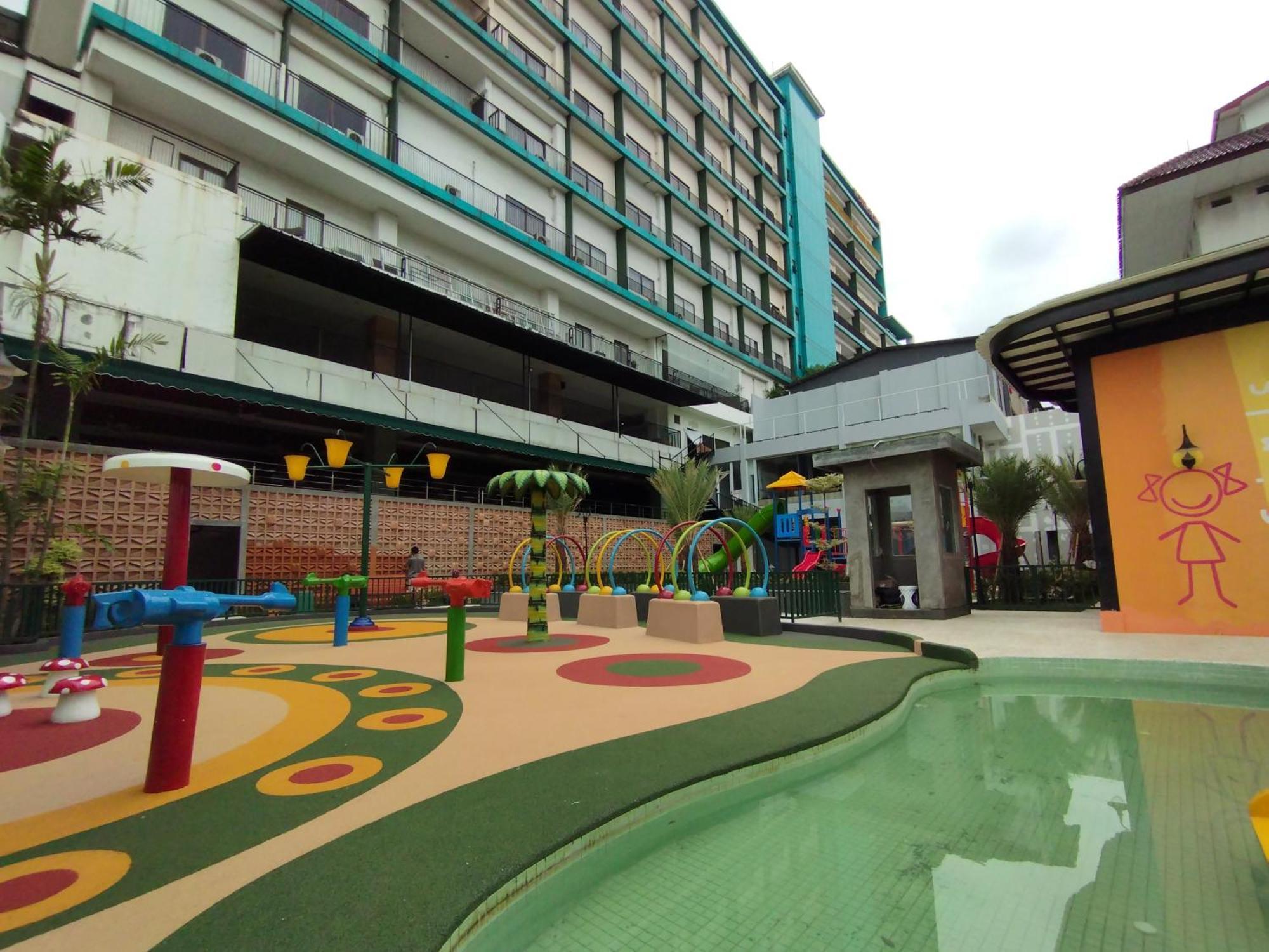 Hotel Gren Alia Jakarta Kültér fotó